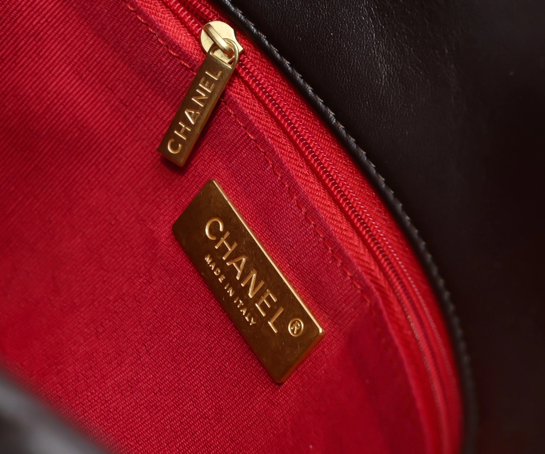 Unique 5819 Chanel AAA Quality Messenger Bags For Women - Image 7