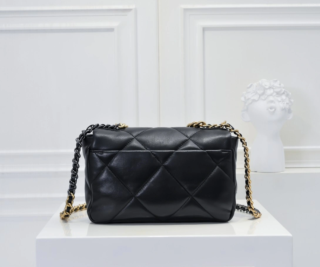 Versatile 5898 Chanel AAA Quality Messenger Bags For Women