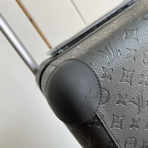 Vibrant 9928 Louis Vuitton Luggage