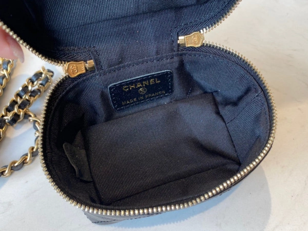 UrbanStyle CHANEL SMALL VANITY WITH CHAIN 1272 - Image 10