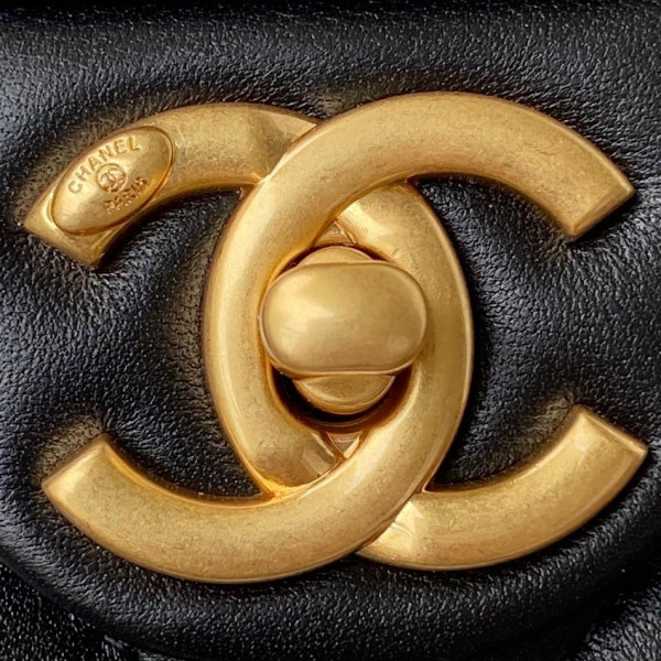 CHANEL MINI FLAP BAG Comfortable 571 - Image 5