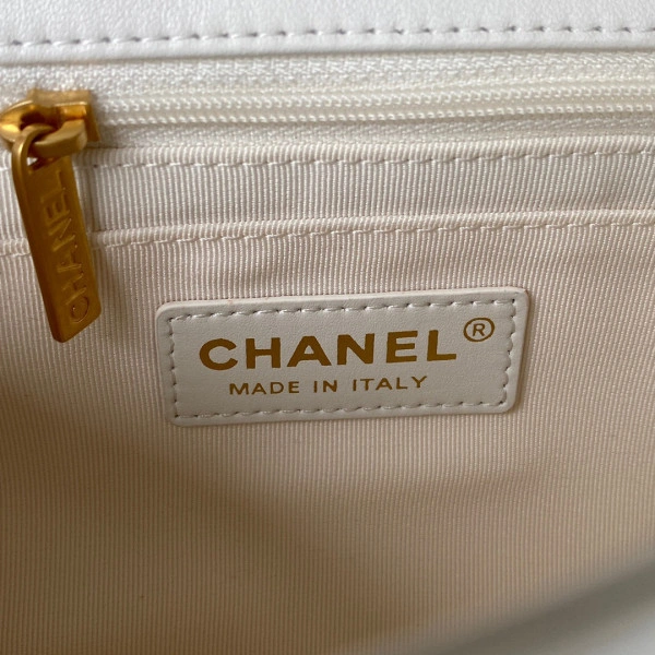 Fashionable CHANEL FLAP BAG 457 - Image 9