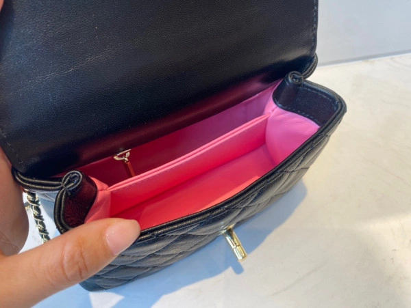 HighQuality CHANEL MINI FLAP BAG WITH TOP HANDLE 1027 - Image 9