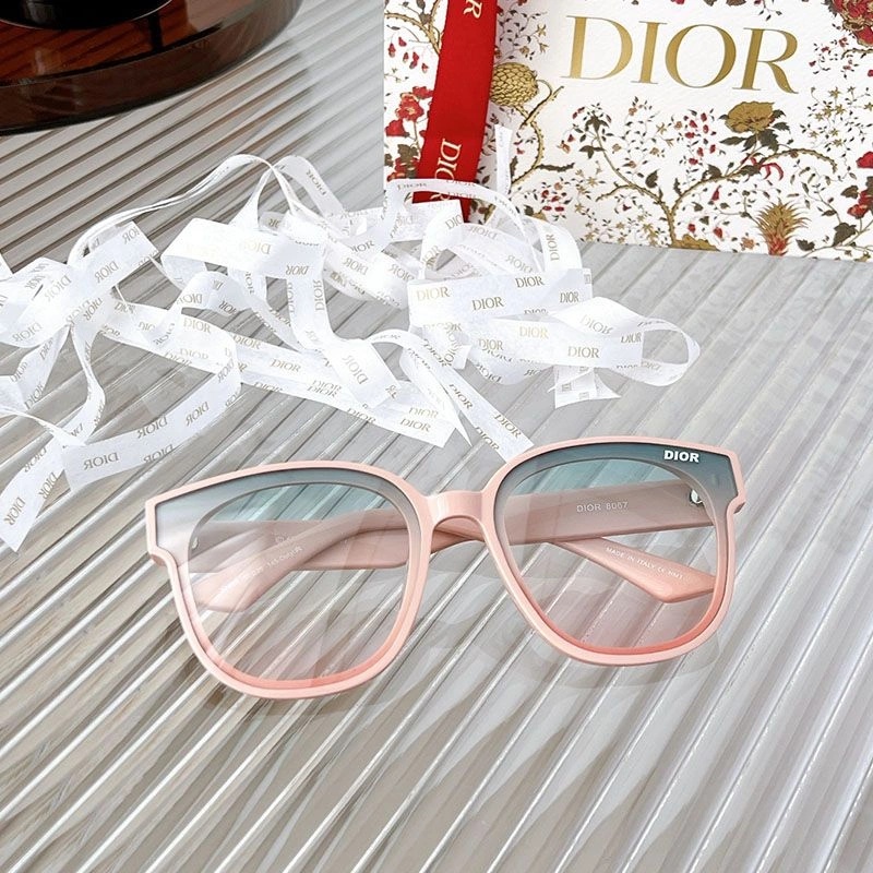 Dior DIOR8067 Butterfly Sunglasses - Image 6