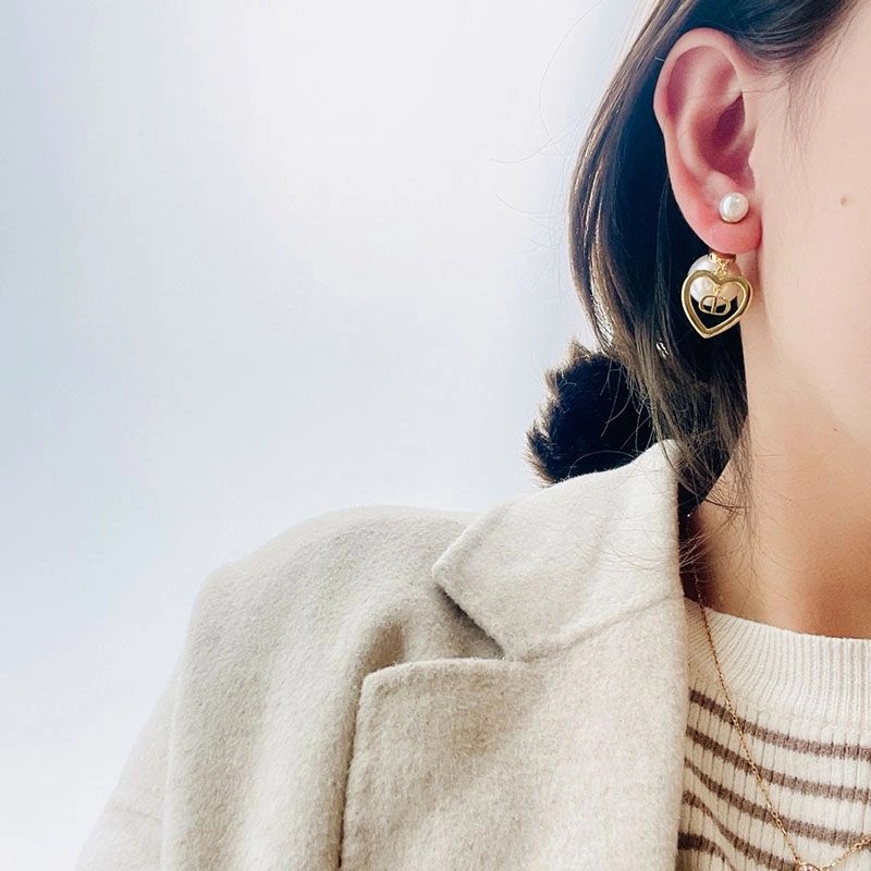 Dior Tribales Earrings Metal, White Resin Pearls And A Red Glass Pearl Gold - Image 4