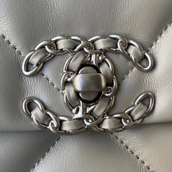 EasyMatch CHANEL 19 FLAP BAG 18 - Image 4