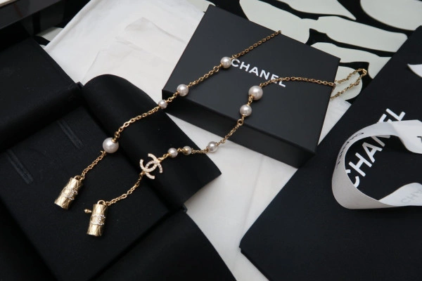 SmartChoice CHANEL AIRPODS NECKLACE 1700 - Image 7