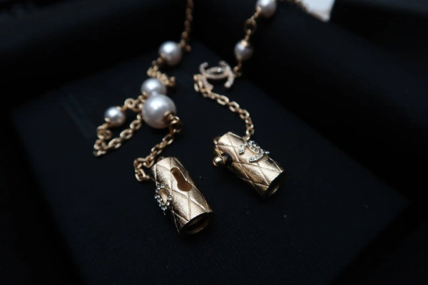 SmartChoice CHANEL AIRPODS NECKLACE 1700 - Image 6