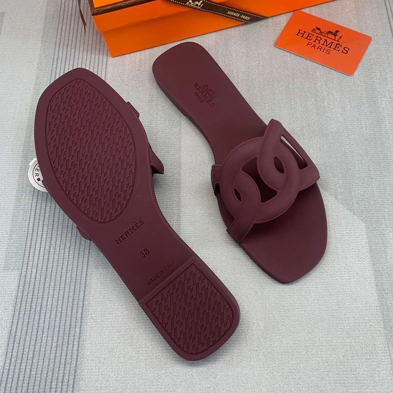 Hermes Aloha Slides Women Rubber with Chaine D'ancre In Burgundy - Image 3