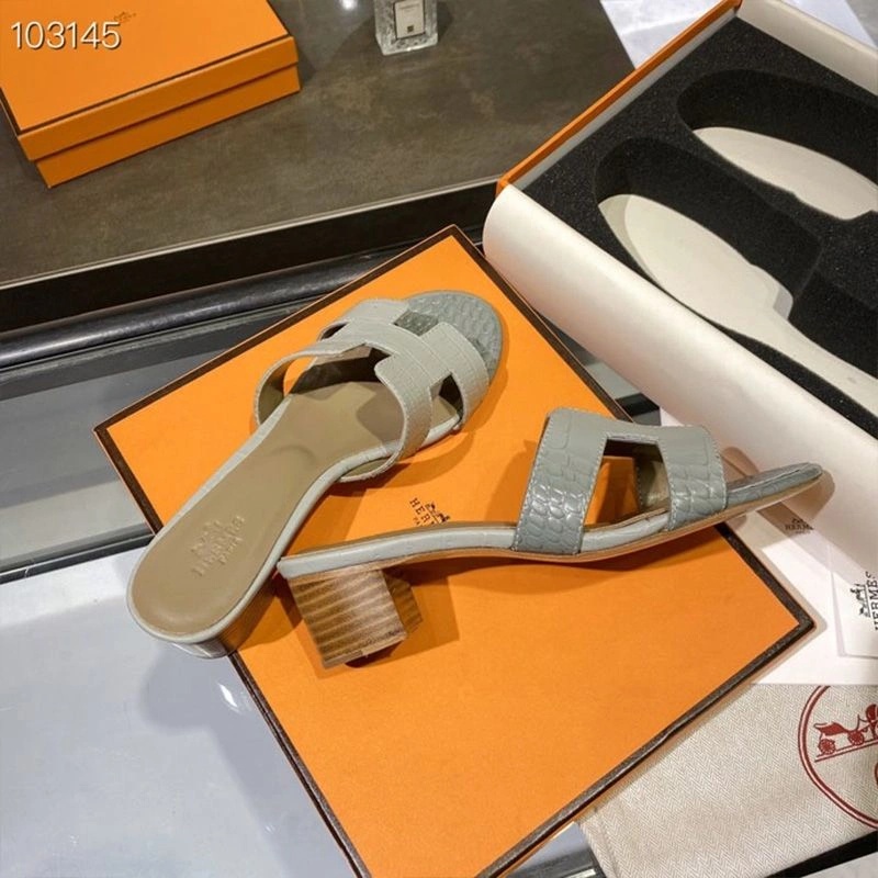 Hermes Oasis Slides Women Alligator Leather In Grey - Image 5