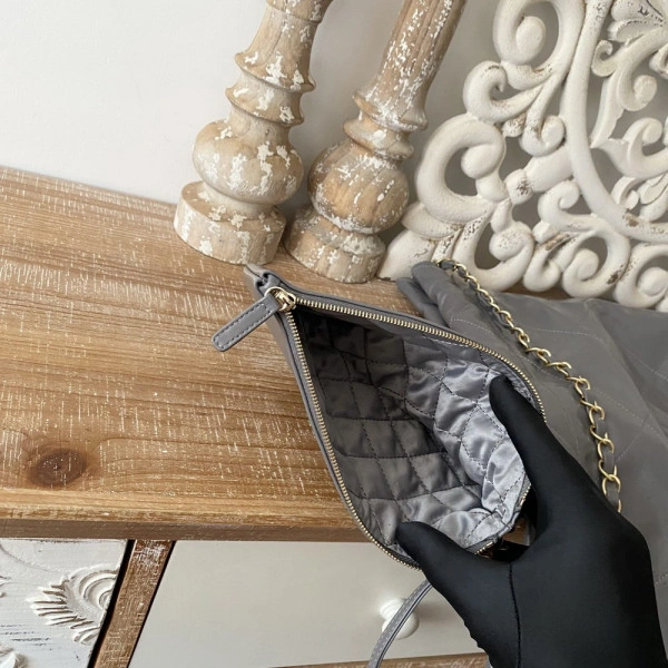 WellDesigned CHANEL 22 HANDBAG 1620 - Image 9