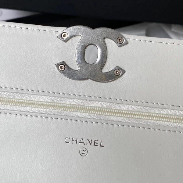 CHANEL 19 WALLET ON CHAIN AllSeason 35 - Image 10
