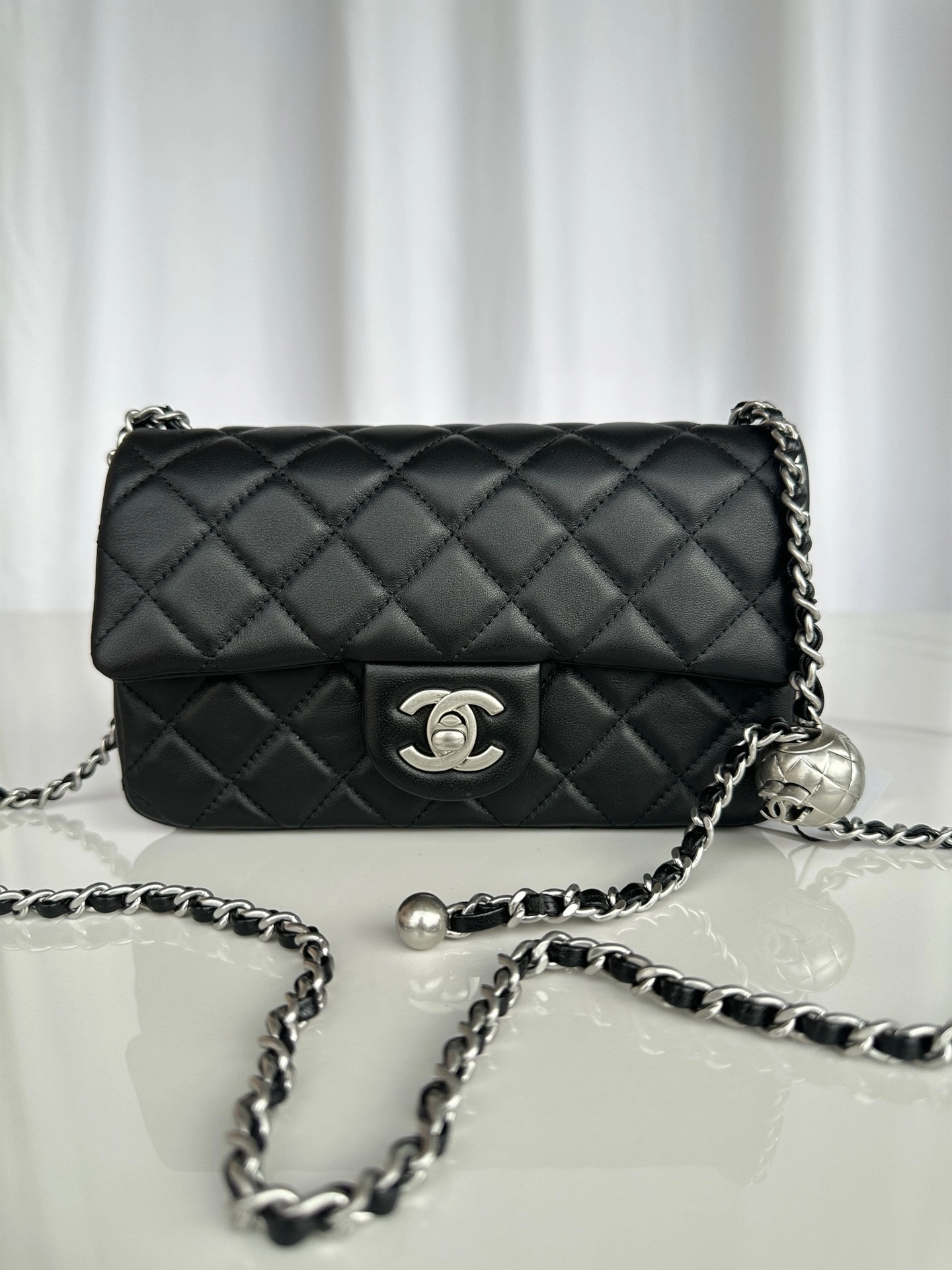 CHANEL FLAP BAG StreetReady 381