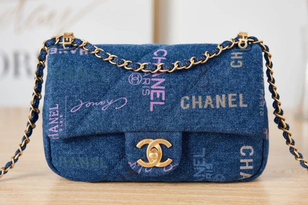CHANEL 19 FLAP BAG GoodFit 22 - Image 4