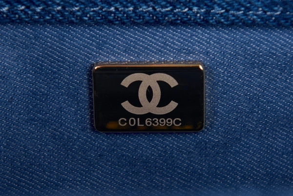 CHANEL 19 FLAP BAG GoodFit 22 - Image 10