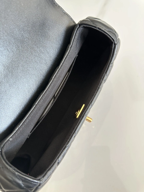 BestValue CHANEL FLAP BAG WITH TOP HANDLE 945 - Image 9