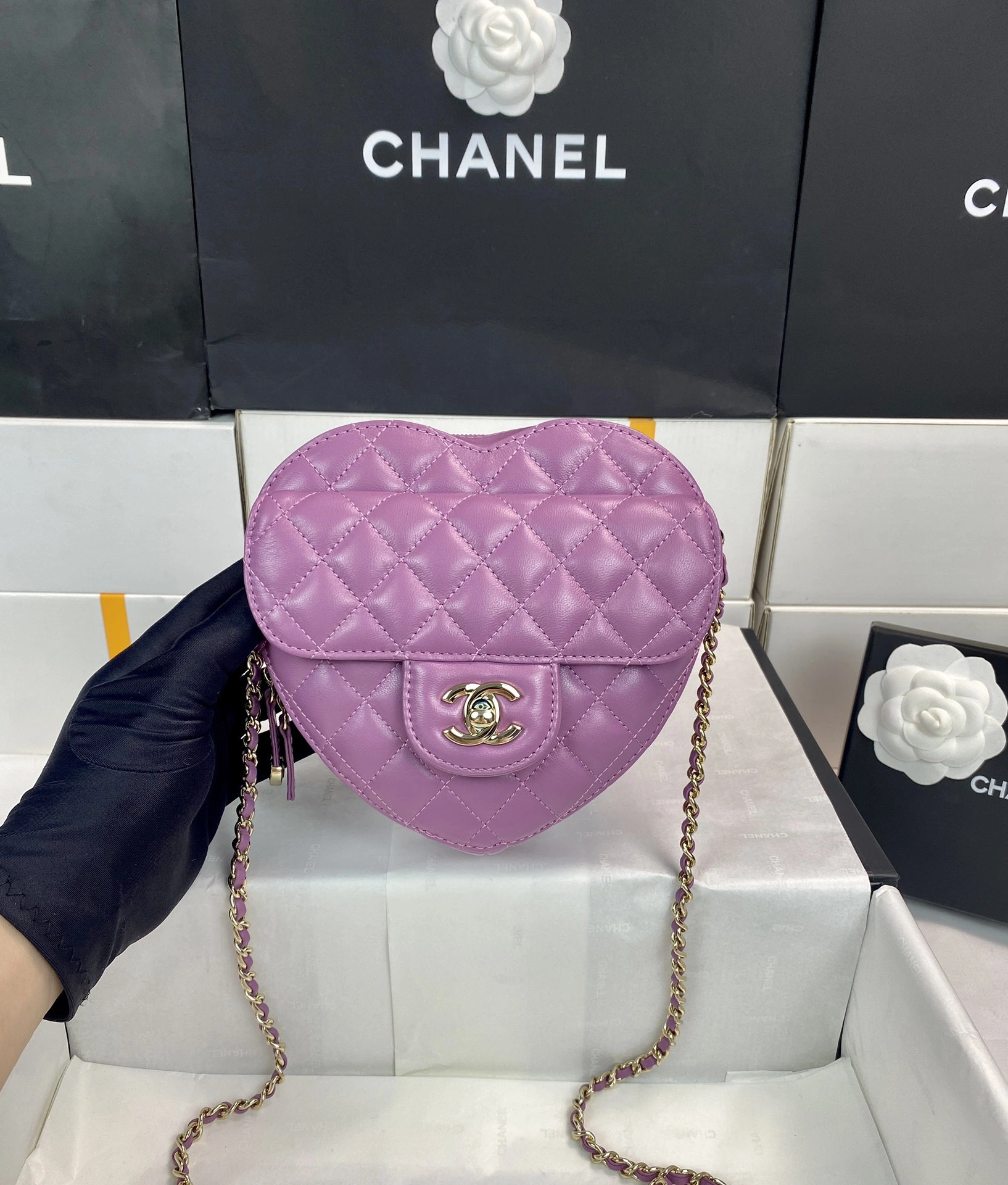 CHANEL Heart Bag-18*16.5*6.5CM GoodFit 1403